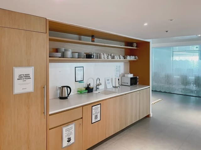 Kantoor te huur in La Vila Olímpica del Poblenou, Barcelona stad met garage - € 189 (Ref: 9810285)