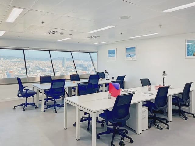 Kantoor te huur in La Vila Olímpica del Poblenou, Barcelona stad met garage - € 2.278 (Ref: 9810291)