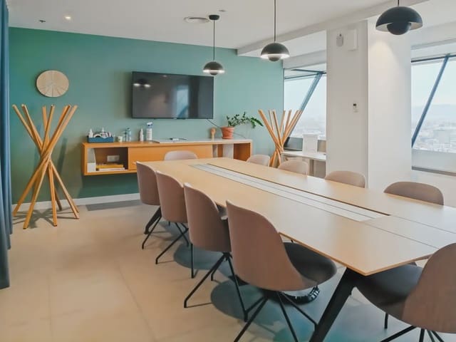 Kantoor te huur in La Vila Olímpica del Poblenou, Barcelona stad met garage - € 2.278 (Ref: 9810291)