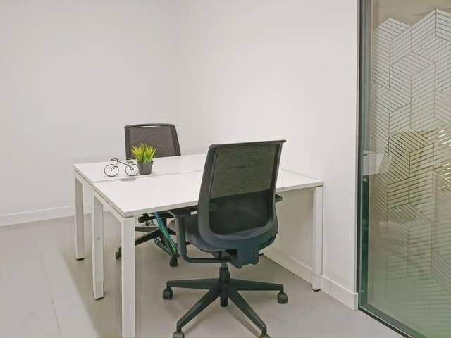 Kantoor te huur in La Vila Olímpica del Poblenou, Barcelona stad met garage - € 2.278 (Ref: 9810291)