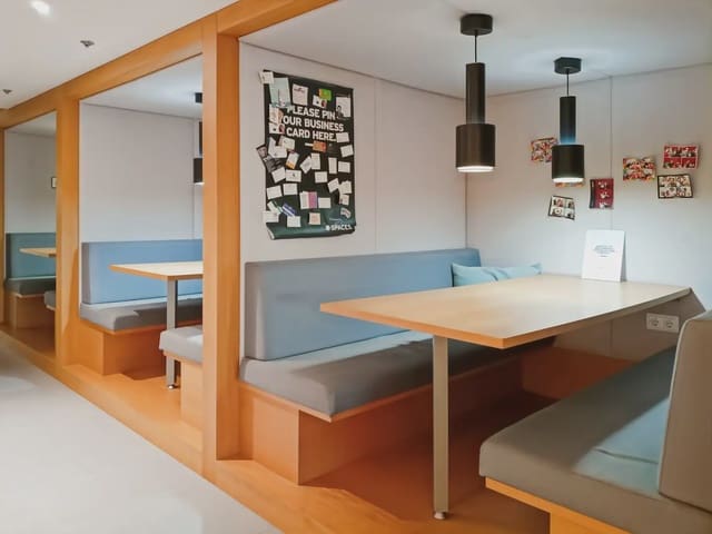 Kantoor te huur in La Vila Olímpica del Poblenou, Barcelona stad met garage - € 8.256 (Ref: 9810295)