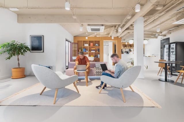 Office for rent in Bilbao with garage - € 109 (Ref: 9810298)