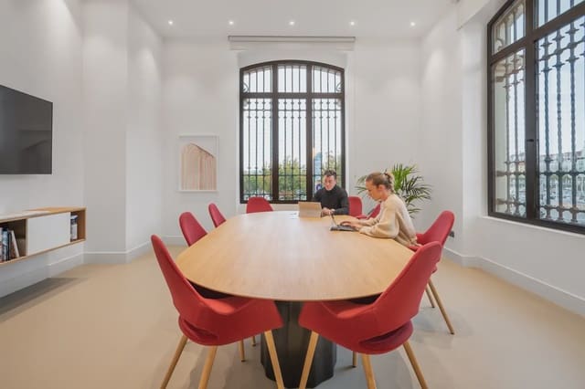 Biuro do wynajęcia w Centro Urbano, Gijón z garażem - 109 € (Ref: 9810312)
