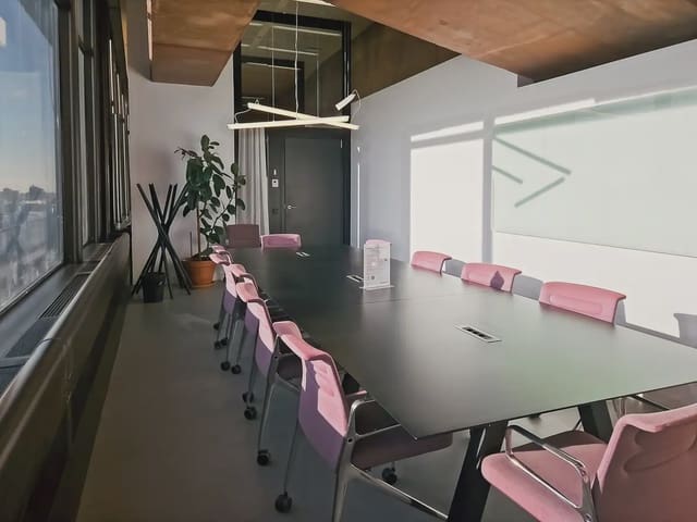 Ufficio da affittare in Cuatro Caminos, Madrid città con garage - 1.369 € (Rif: 9810343)