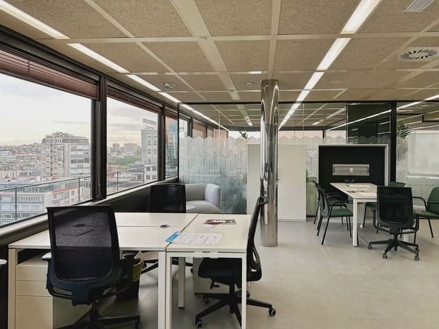 Ufficio da affittare in Cuatro Caminos, Madrid città con garage - 1.369 € (Rif: 9810343)