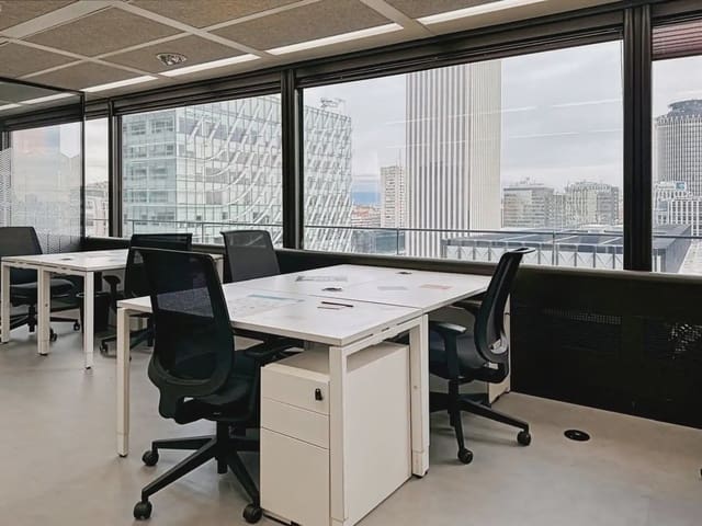 Kantoor te huur in Cuatro Caminos, Madrid stad met garage - € 109 (Ref: 9810345)