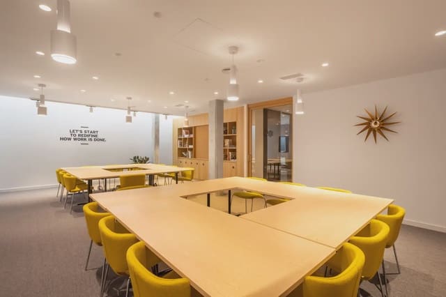 Kantoor te huur in El Poblenou, Barcelona stad met garage - € 129 (Ref: 9810353)