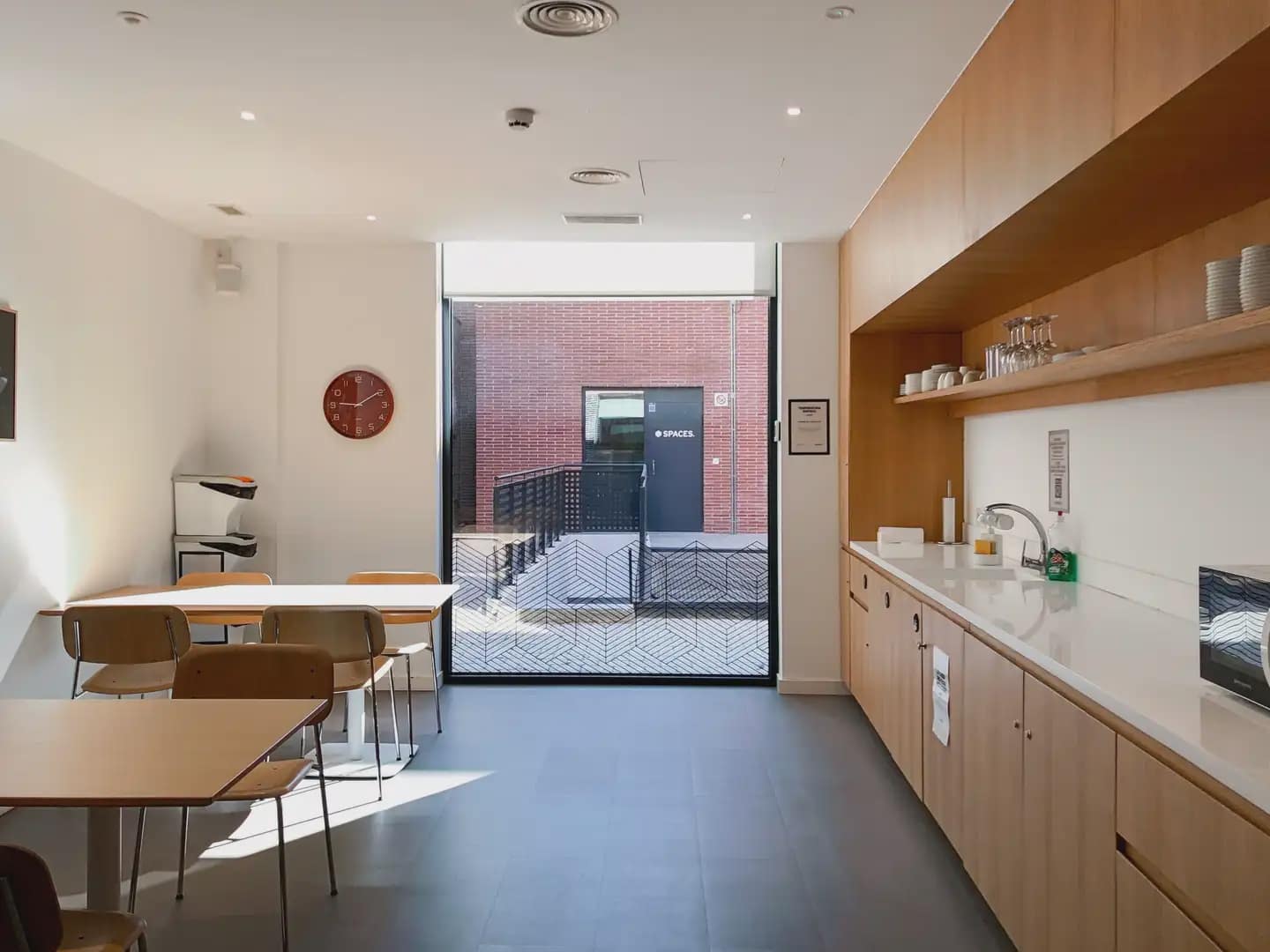 Escritório para arrendar em Barcelona cidade com garagem - 349 € (Ref: 9810355)