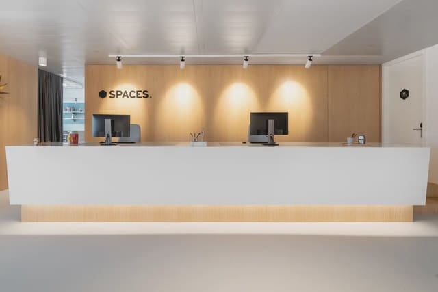 Office for rent in Valdefuentes, Madrid city with garage - € 389 (Ref: 9810460)