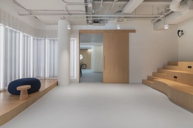 Office for rent in Valdefuentes, Madrid city with garage - € 109 (Ref: 9810466)
