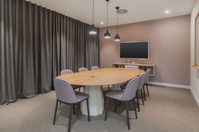 Office for rent in Valdefuentes, Madrid city with garage - € 109 (Ref: 9810466)