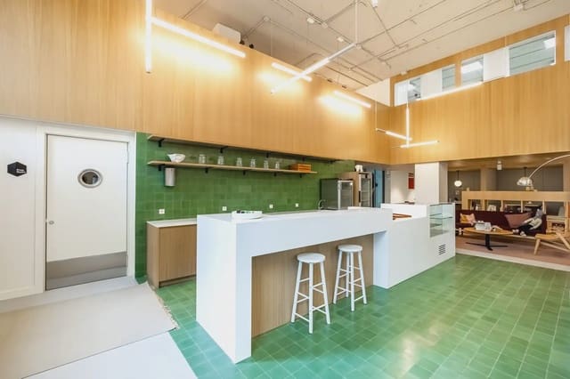 Kantoor te huur in L'Antiga Esquerra de L'Eixample, Barcelona stad met garage - € 18.247 (Ref: 9810494)