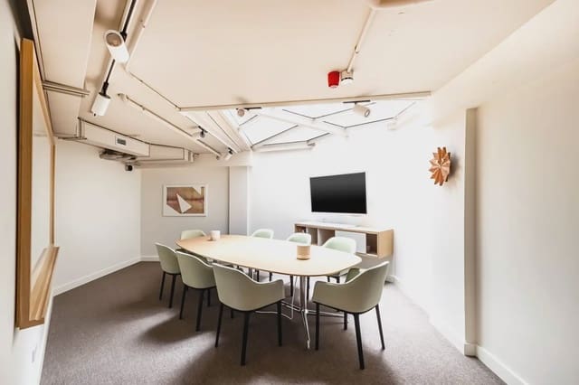 Kantoor te huur in L'Antiga Esquerra de L'Eixample, Barcelona stad met garage - € 18.247 (Ref: 9810494)