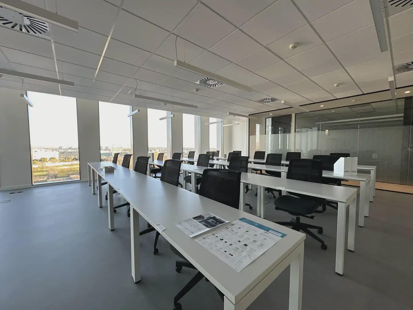 Kontor til leie i Madrid by med garasje - € 429 (Ref: 9810501)