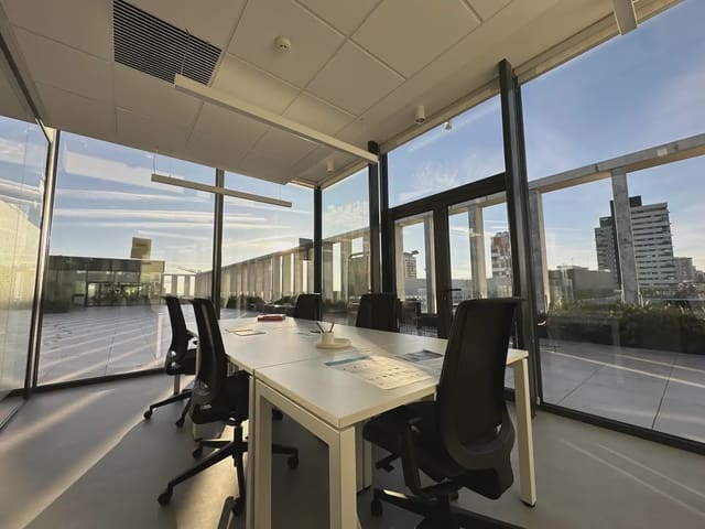 Büro zu vermieten in Valdefuentes, Madrid Stadt mit Garage - 189 € (Ref: 9810506)