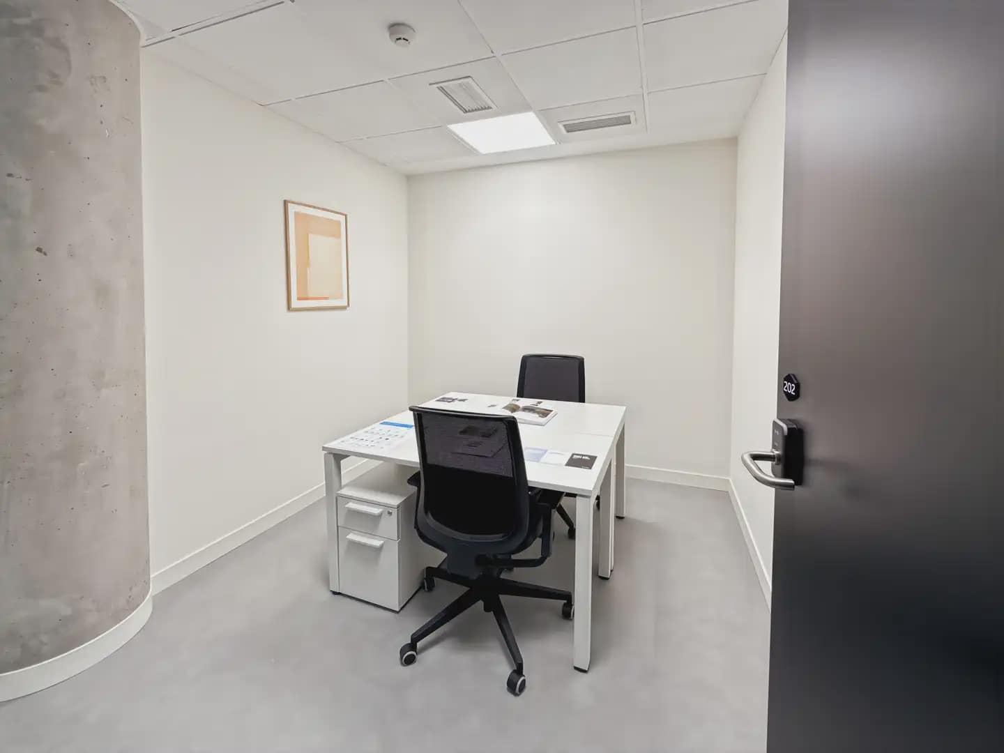 Kontor til leie i Madrid by med garasje - € 1 956 (Ref: 9810526)