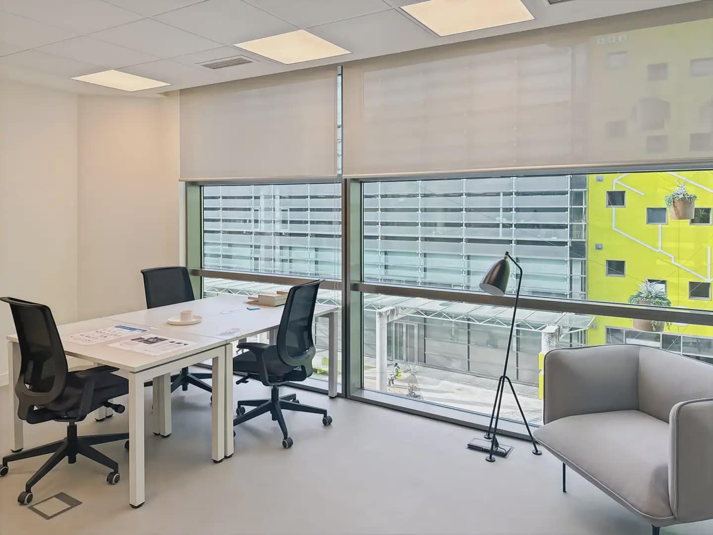 Kontor til leie i Madrid by med garasje - € 1 956 (Ref: 9810526)