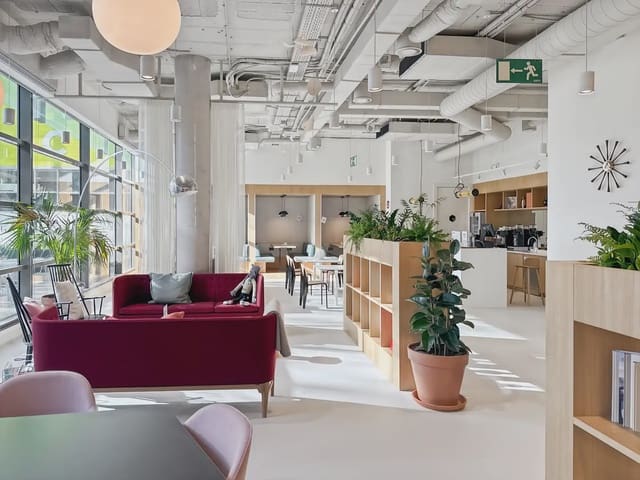 Oficina en Simancas, Madrid ciudad en alquiler con garaje - 139 € (Ref: 9810527)