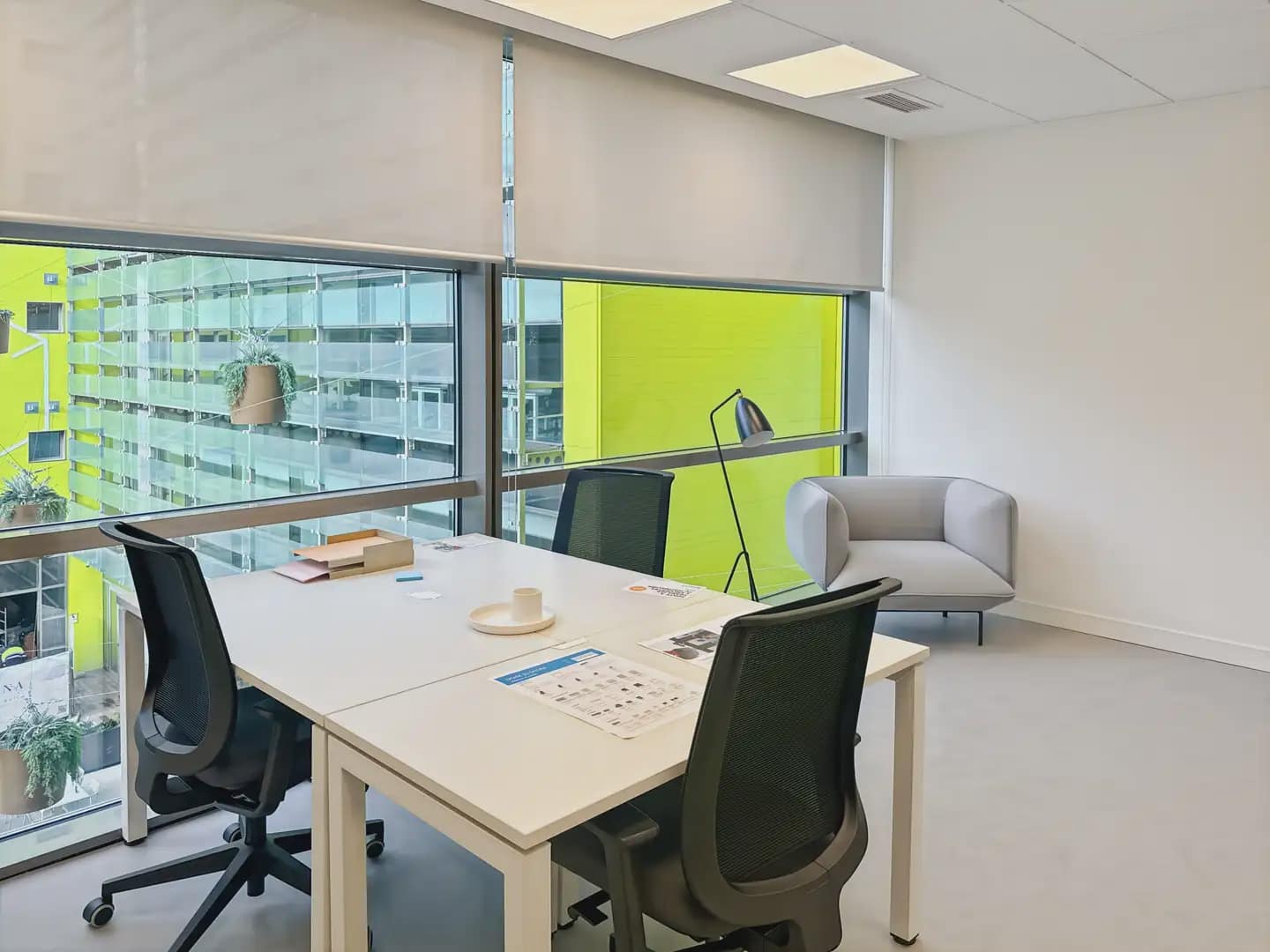 Kontor til leie i Madrid by med garasje - € 768 (Ref: 9810528)