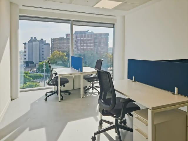 Kantoor te huur in La Marina de Port, Barcelona stad met garage - € 2.557 (Ref: 9810532)