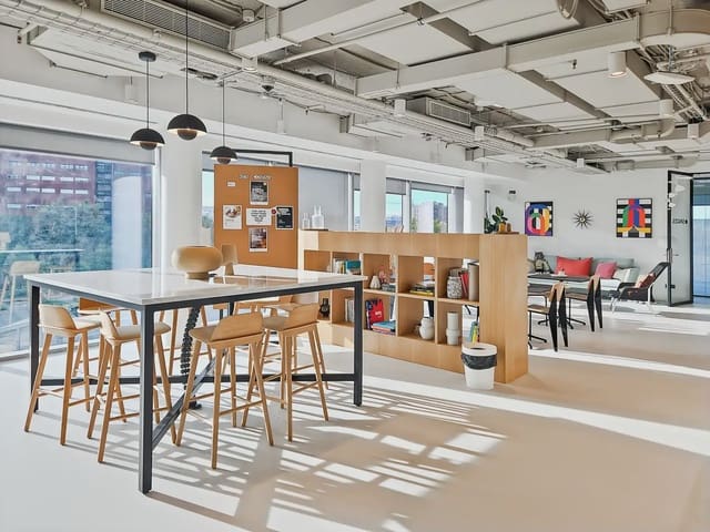 Toimisto vuokrattavana paikassa La Marina de Port, Barcelona kaupunki mukana 
autotalli - 519 € (Ref: 9810538)