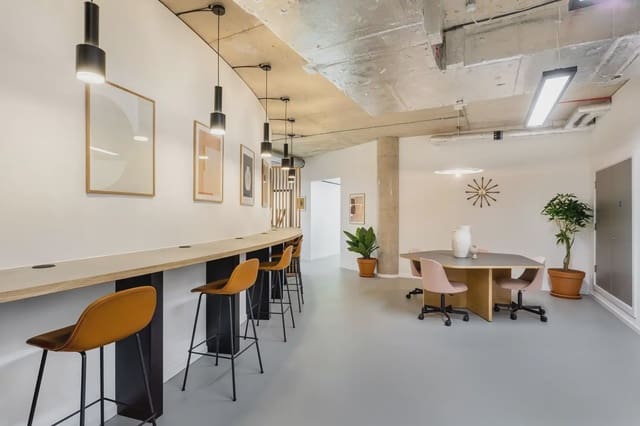 Kantoor te huur in Cuatro Caminos, Madrid stad met garage - € 109 (Ref: 9810553)