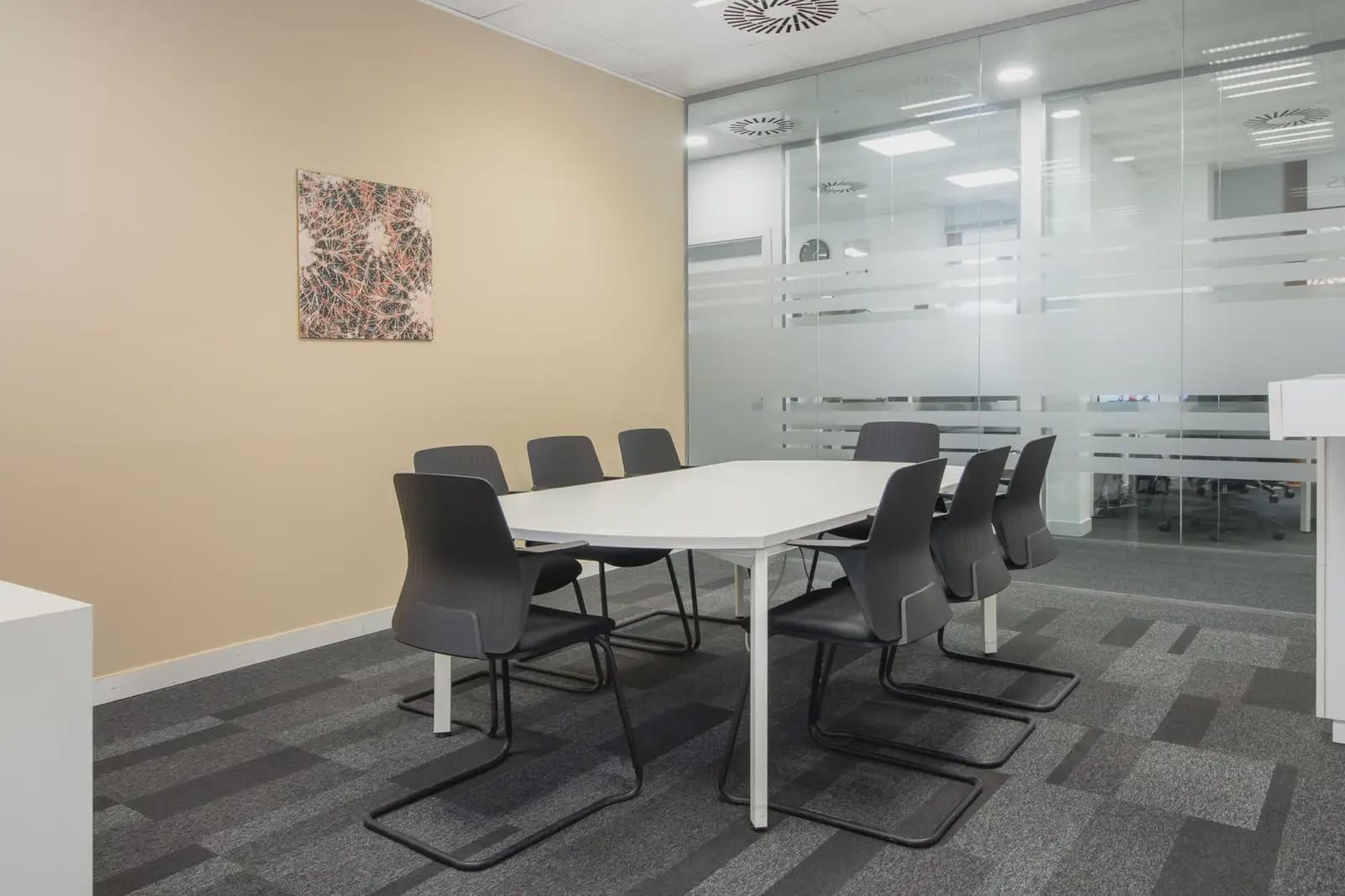 Office for rent in Valencia city with garage - € 12,257 (Ref: 9810563)