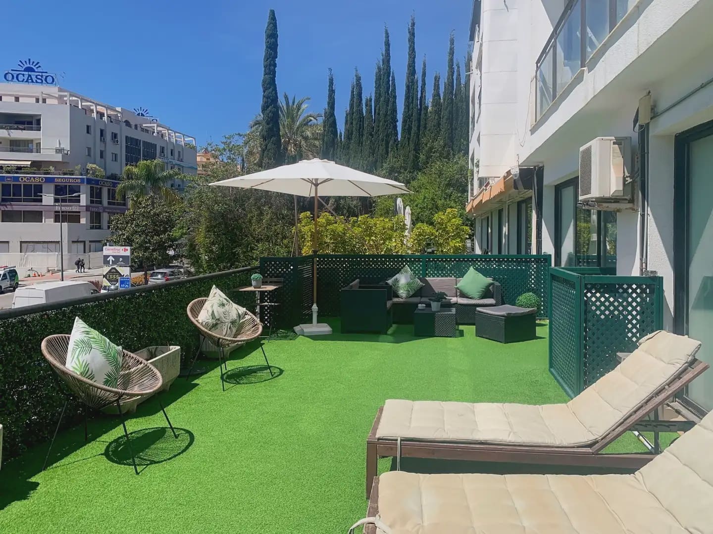 Office for rent in Marbella with garage - € 10,046 (Ref: 9810571)