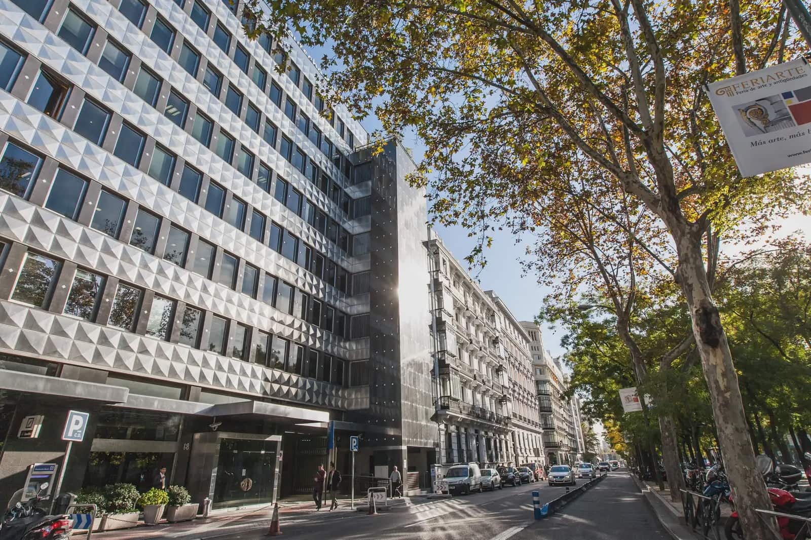 Bureau à louer à Madrid ville avec garage - 25 804 € (Ref: 9810584)