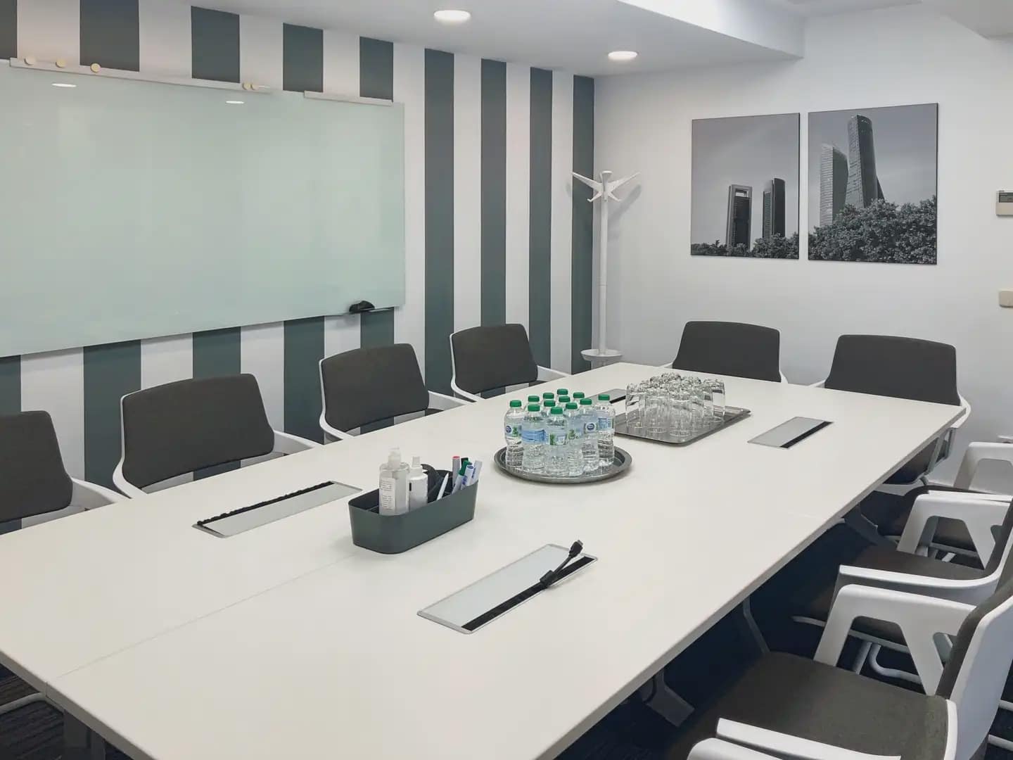 Bureau à louer à Madrid ville avec garage - 27 956 € (Ref: 9810589)