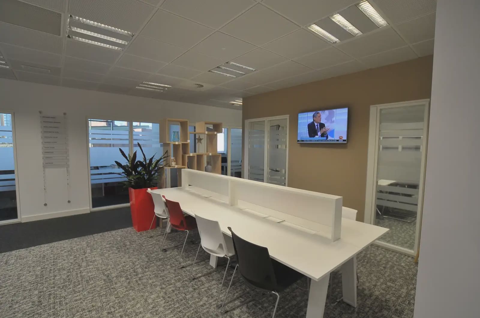 Biuro do wynajęcia w Miasto Madryt z garażem - 16 333 € (Ref: 9810595)