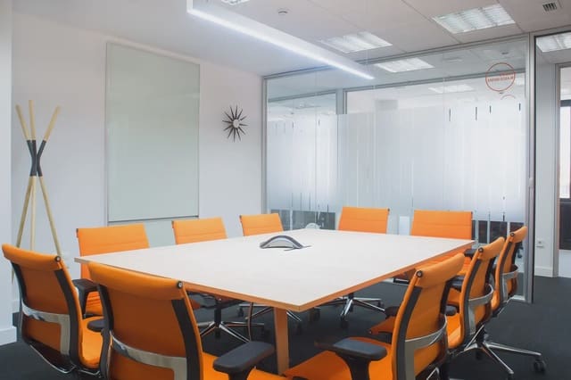Oficina en Mestalla, València ciudad en alquiler con garaje - 18.466 € (Ref: 9810596)