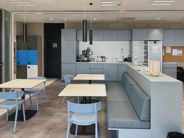 Kantoor te huur in Aeropuerto, Madrid stad met garage - € 11.248 (Ref: 9810609)
