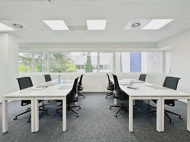 Büro zu vermieten in Tres Cantos mit Garage - 7.196 € (Ref: 9810618)