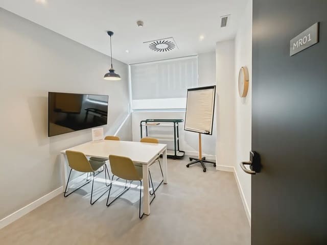 Kontor til leie i Camas med garasje - € 9 969 (Ref: 9810619)