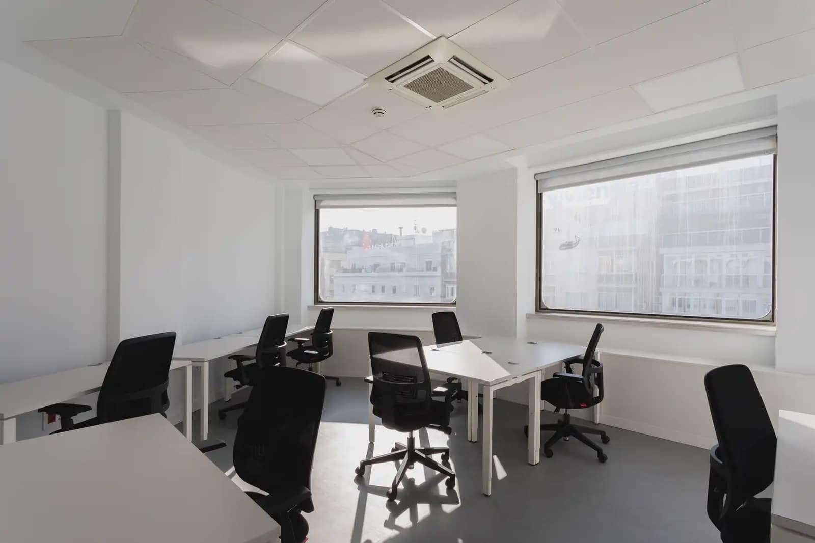 Office for rent in Madrid city with garage - € 22,976 (Ref: 9810621)
