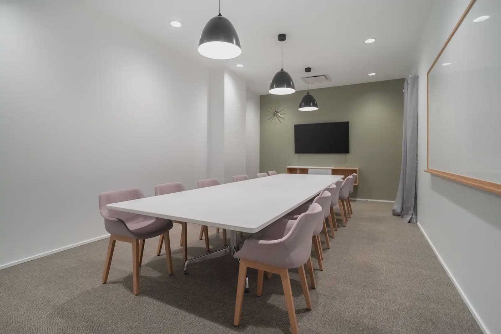 Office for rent in Barcelona city with garage - € 699 (Ref: 9810653)