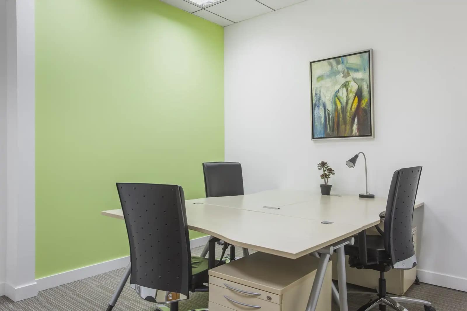 Kontor til leie i Mataro med garasje - € 1 887 (Ref: 9810707)