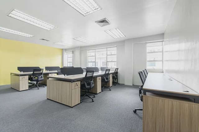 Office for rent in Castellana, Madrid city with garage - € 109 (Ref: 9810729)