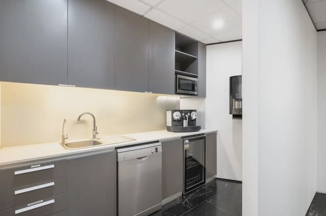 Oficina en Castellana, Madrid ciudad en alquiler con garaje - 4.866 € (Ref: 9810739)