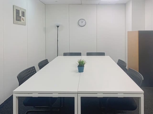 Office for rent in Ricardo Soriano, Marbella with garage - € 145 (Ref: 9810755)