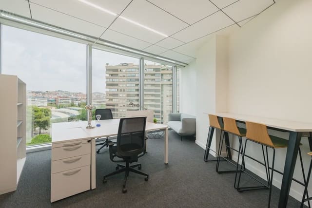 Kontor att hyra i Les Corts, Barcelona stad med garage - 155 € (Ref: 9810768)