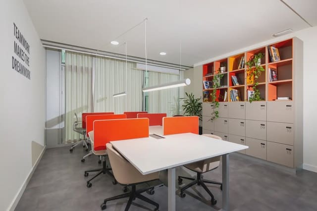 Kontor att hyra i Les Corts, Barcelona stad med garage - 155 € (Ref: 9810768)