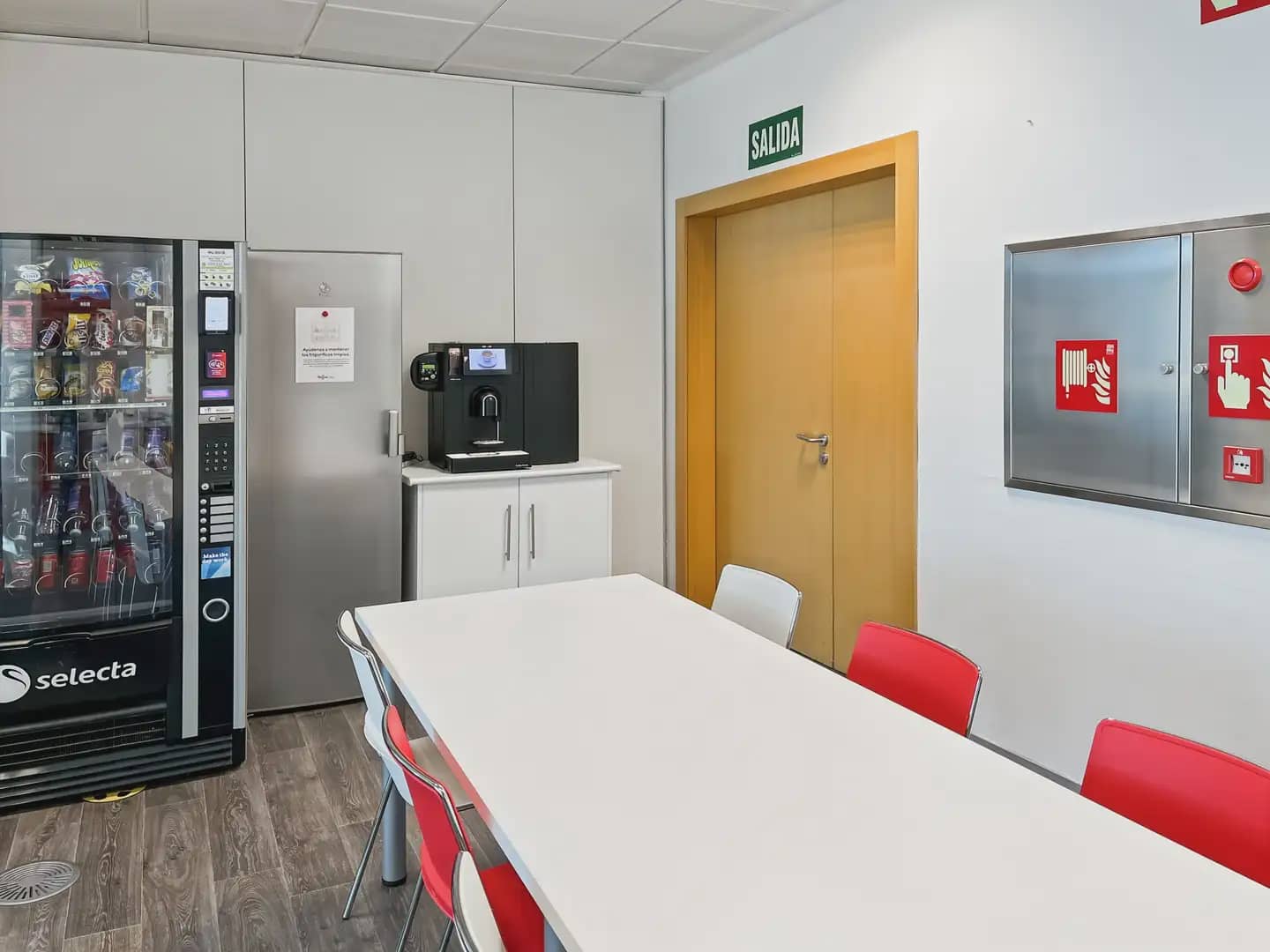 Kontor til leje i Madrid by med garage - € 169 (Ref: 9810775)