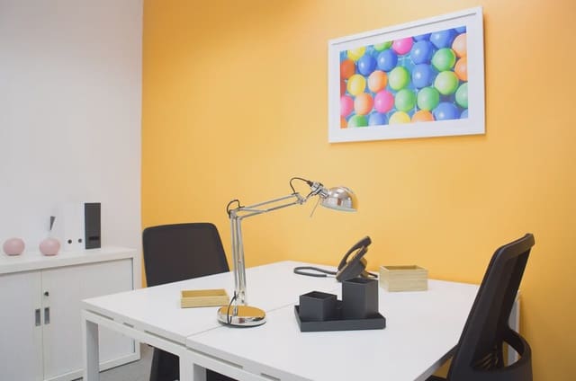 Office for rent in Mestalla, Valencia city with garage - € 149 (Ref: 9810780)