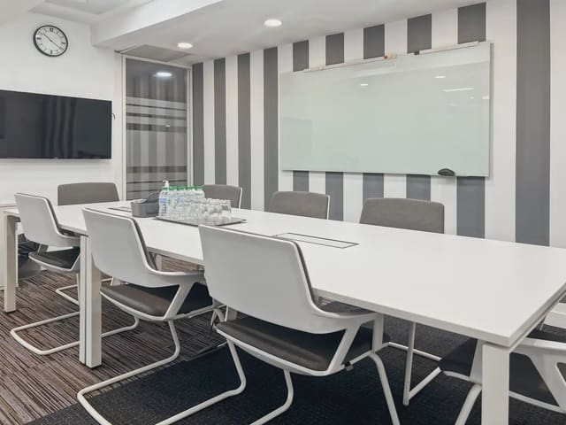 Office for rent in Castillejos, Madrid city with garage - € 149 (Ref: 9810782)