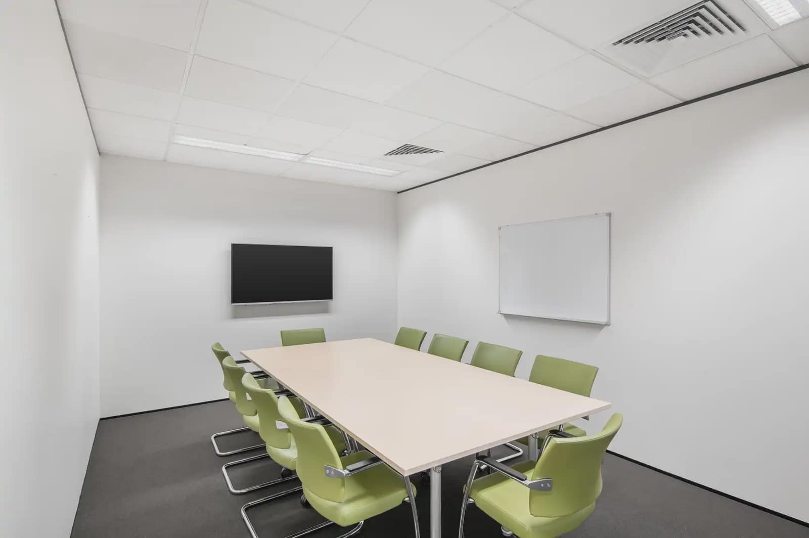 Büro zu vermieten in Sotogrande mit Garage - 139 € (Ref: 9828030)