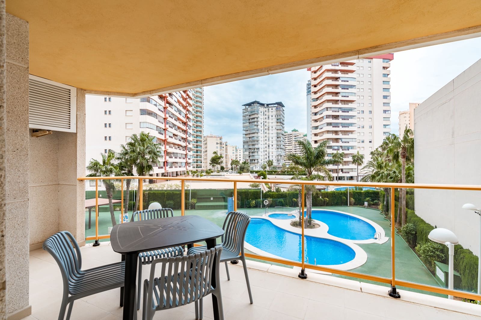 3 soveværelse Lejlighed til salg i Calpe / Calp med swimmingpool - € 849.000 (Ref: 9070030)
