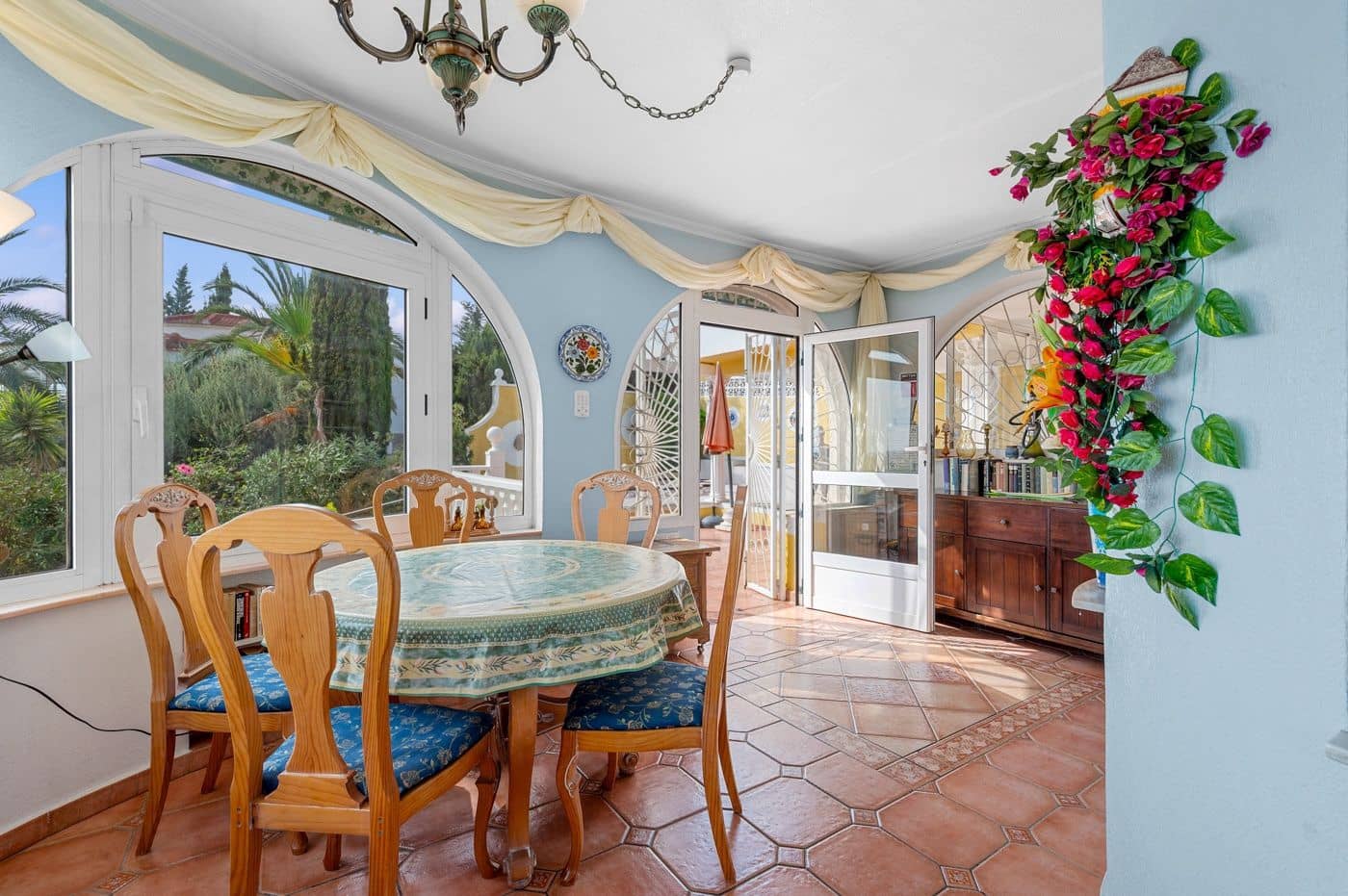 Chalet de 2 habitaciones en Rojales en venta con piscina garaje - 385.000 € (Ref: 10139922)