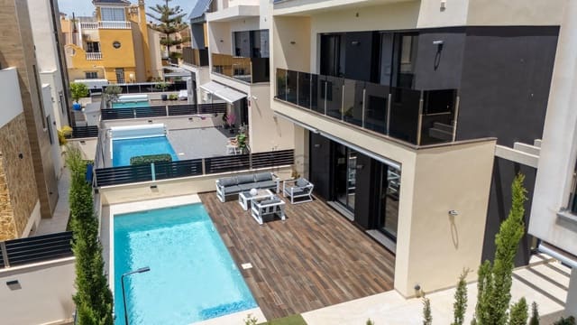 3 soverom Villa til salgs i Lomas de Cabo Roig - Los Dolses, Orihuela med svømmebasseng - € 499 000 (Ref: 9075277)
